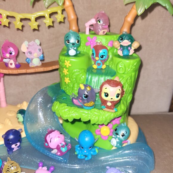 Hatchimals CollEGGtibles Tropical Island Party Playset - Picture 5 of 15